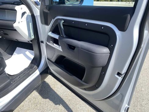 Used 2020 Land Rover Defender 110 First Edition image 48