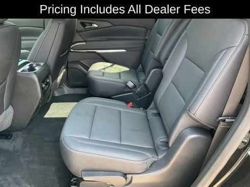 Used 2025 Chevrolet Traverse LT w/ Driver Confidence Package FWD image 16