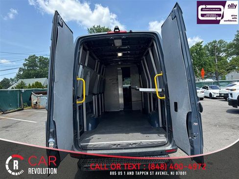 Used 2019 Mercedes-Benz Sprinter 170 image 4