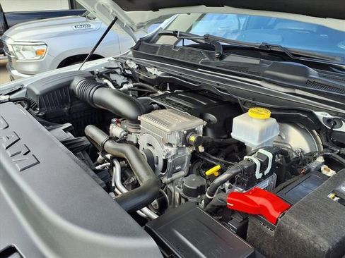Used 2023 RAM 1500 Laramie AWD/4WD image 13