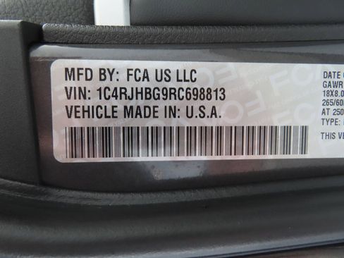 Used 2024 Jeep Grand Cherokee Limited image 31