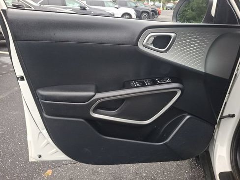 Used 2023 Kia Soul LX w/ Option Group 015 FWD image 12