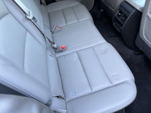 Used 2019 Cadillac XT4 Luxury w/ Cold Weather Package image 28