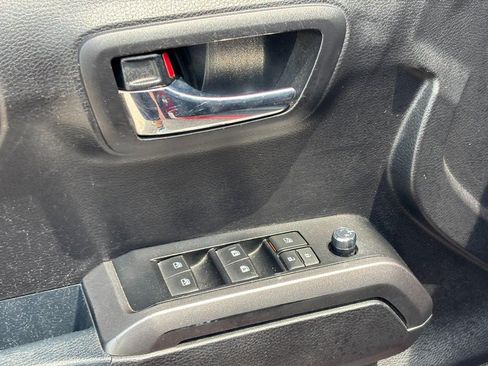 Used 2017 Toyota Tacoma TRD Pro AWD/4WD image 18
