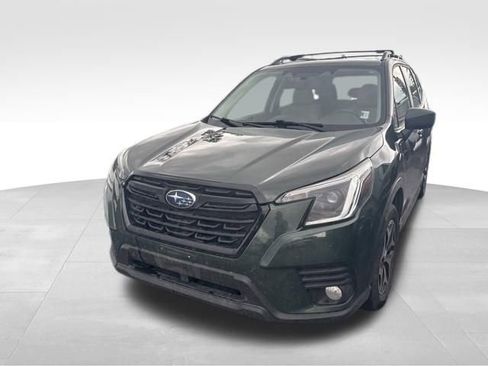 Used 2023 Subaru Forester Premium AWD/4WD image 3