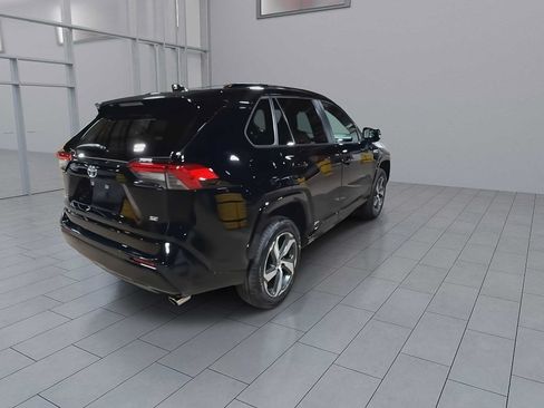 Used 2024 Toyota RAV4 SE w/ Weather & Moonroof Package AWD/4WD image 8