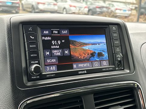 Used 2019 Dodge Grand Caravan SXT image 10