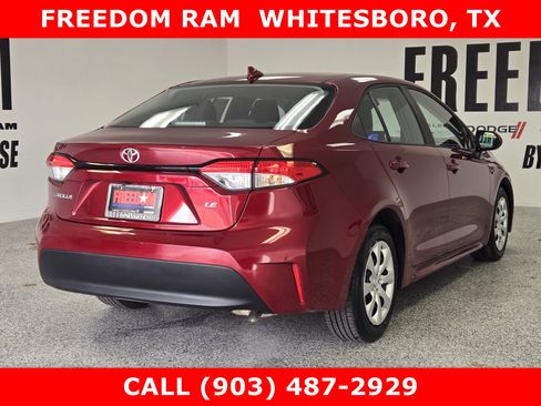 Used 2025 Toyota Corolla LE image 4