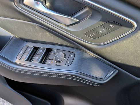 Used 2022 Nissan Rogue Platinum w/ Head-Up Display Package image 23