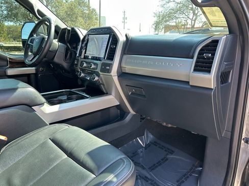 Used 2022 Ford F250 Lariat w/ Lariat Ultimate Package image 44