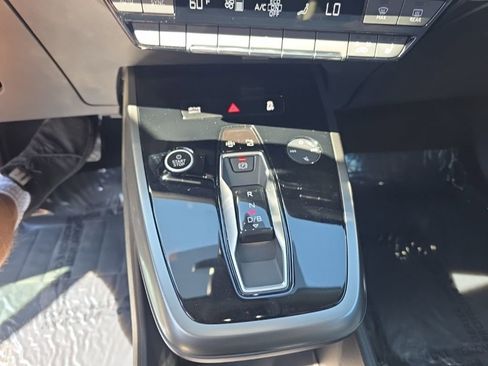 Used 2023 Audi Q4 e-tron Premium Plus w/ Premium Plus image 21