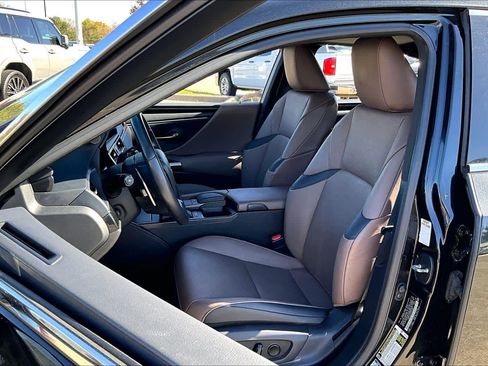Used 2022 Lexus ES 250 w/ Premium Package image 6