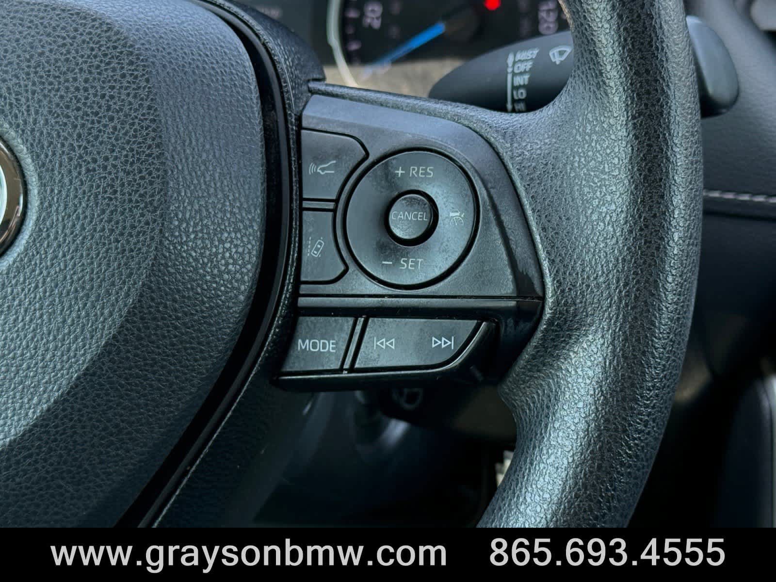 Used 2021 Toyota RAV4 LE AWD/4WD image 22