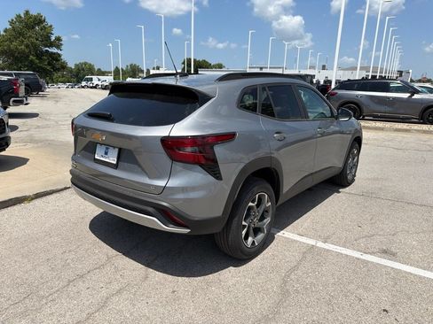 New 2026 Chevrolet Trax LT w/ Sunroof Package FWD image 3
