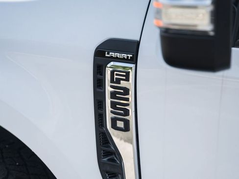Certified 2025 Ford F250 Lariat w/ Tremor Off-Road Package AWD/4WD image 18