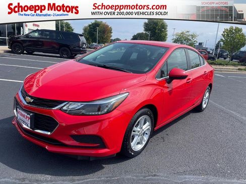 Used 2017 Chevrolet Cruze LT image 1