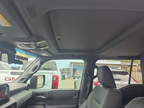 Used 2024 Toyota Land Cruiser image 12