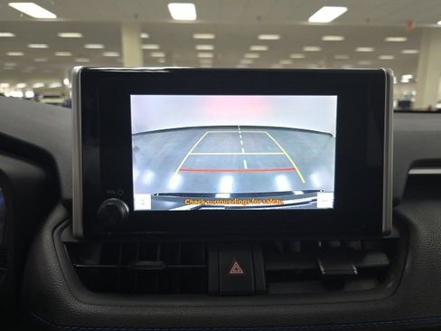 Used 2024 Toyota RAV4 SE image 18