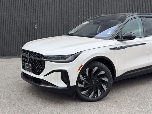 New 2026 Lincoln Nautilus Reserve w/ Jet Appearance Package image 2