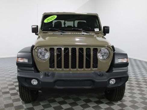 Used 2020 Jeep Gladiator Sport w/ Quick Order Package 24S image 9