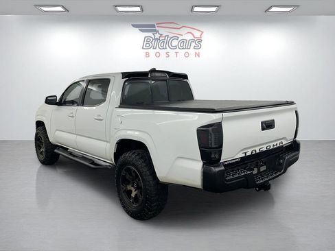 Used 2018 Toyota Tacoma SR w/ SR Convenience Package image 6