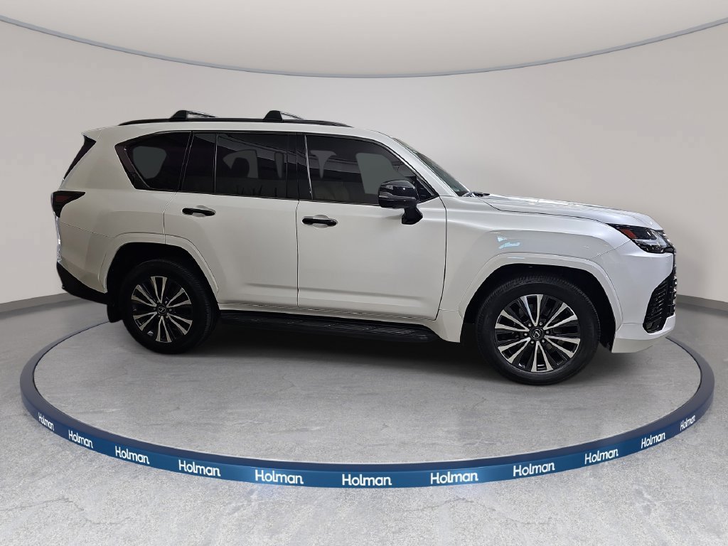 Used 2022 Lexus LX 600 4WD w/ Appearance Package image 5