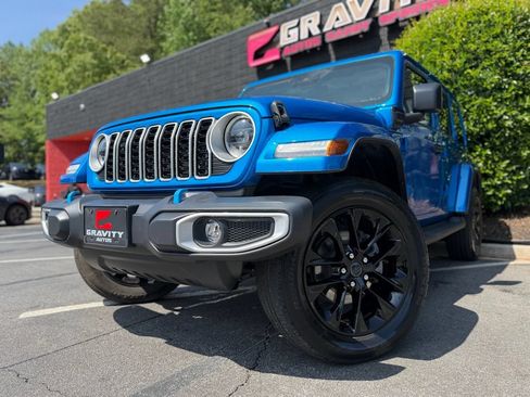 Used 2024 Jeep Wrangler Unlimited Sahara AWD/4WD image 2
