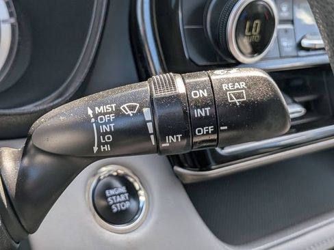 Used 2023 Toyota Highlander L FWD image 27