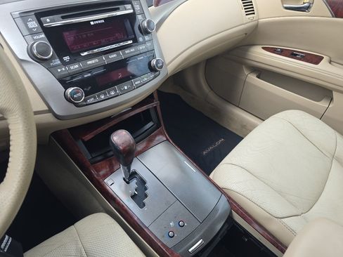 Used 2011 Toyota Avalon Limited FWD image 22