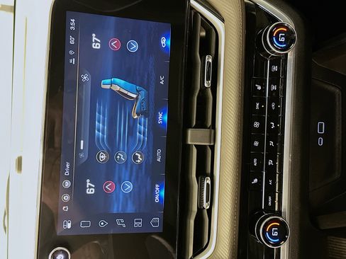 Used 2025 Chevrolet Equinox LT w/ Convenience Package II image 24