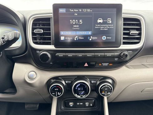 New 2026 Hyundai Venue SEL image 3