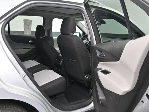 Used 2019 Chevrolet Equinox LT w/ Sun & Navigation Package FWD image 12