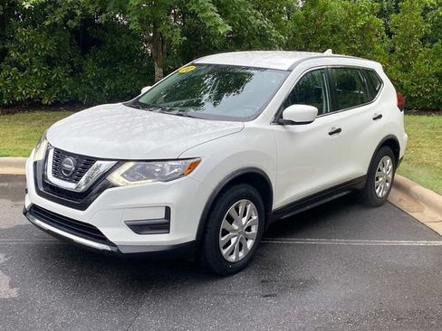 Used 2020 Nissan Rogue S FWD image 3