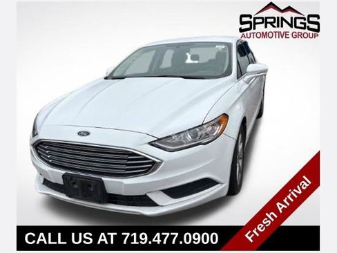 Used 2017 Ford Fusion SE w/ Fusion SE Technology Package FWD image 1