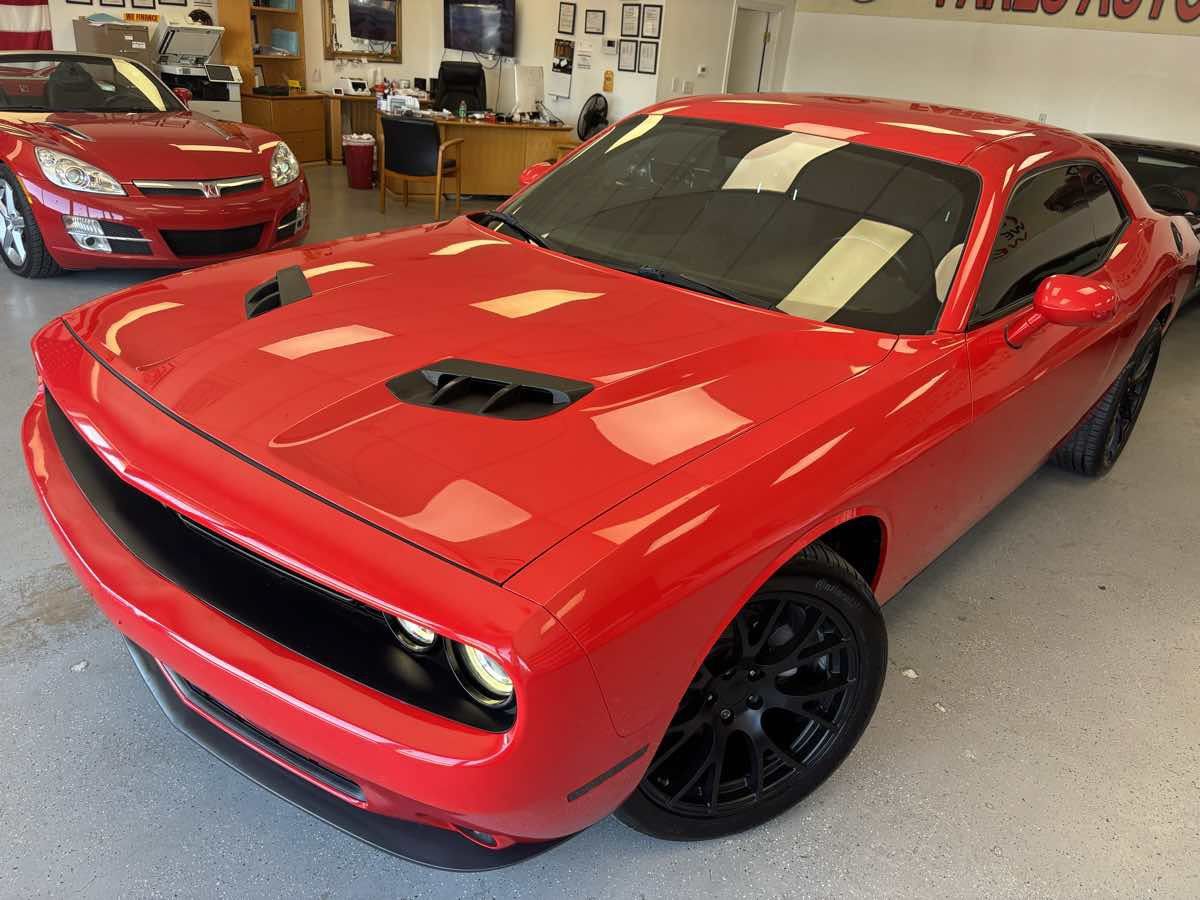 Used 2016 Dodge Challenger SXT RWD image 6