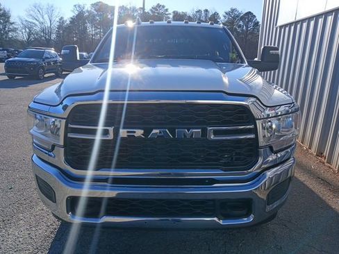 Used 2024 RAM 2500 Tradesman w/ Chrome Appearance Group image 12