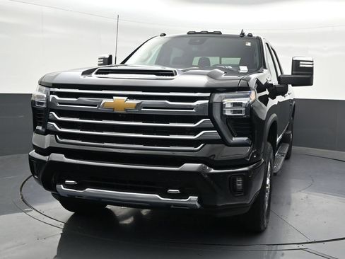 Used 2024 Chevrolet Silverado 2500 High Country w/ High Country Premium Package AWD/4WD image 9