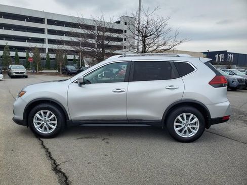 Used 2018 Nissan Rogue SV w/ Premium Package image 6