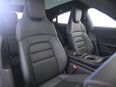 Certified 2023 Porsche Taycan 4S AWD/4WD image 25