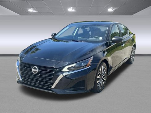 Used 2025 Nissan Altima 2.5 SV FWD image 7