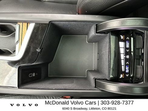 Certified 2025 Volvo XC90 B6 Plus AWD/4WD image 21