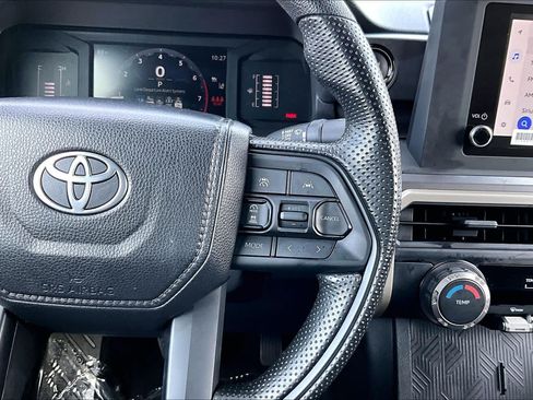 Used 2025 Toyota Tacoma SR5 AWD/4WD image 23
