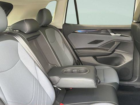 New 2026 Volkswagen Tiguan SE AWD/4WD image 36