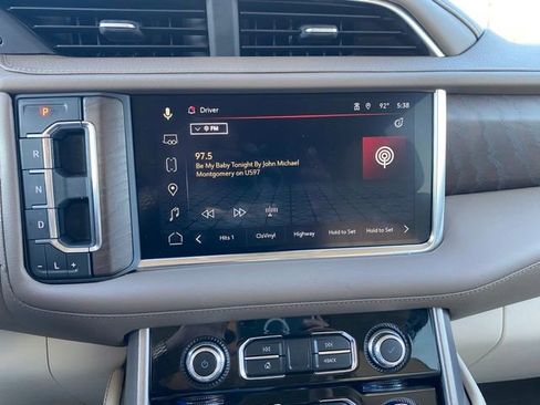 Used 2022 GMC Yukon XL Denali image 26