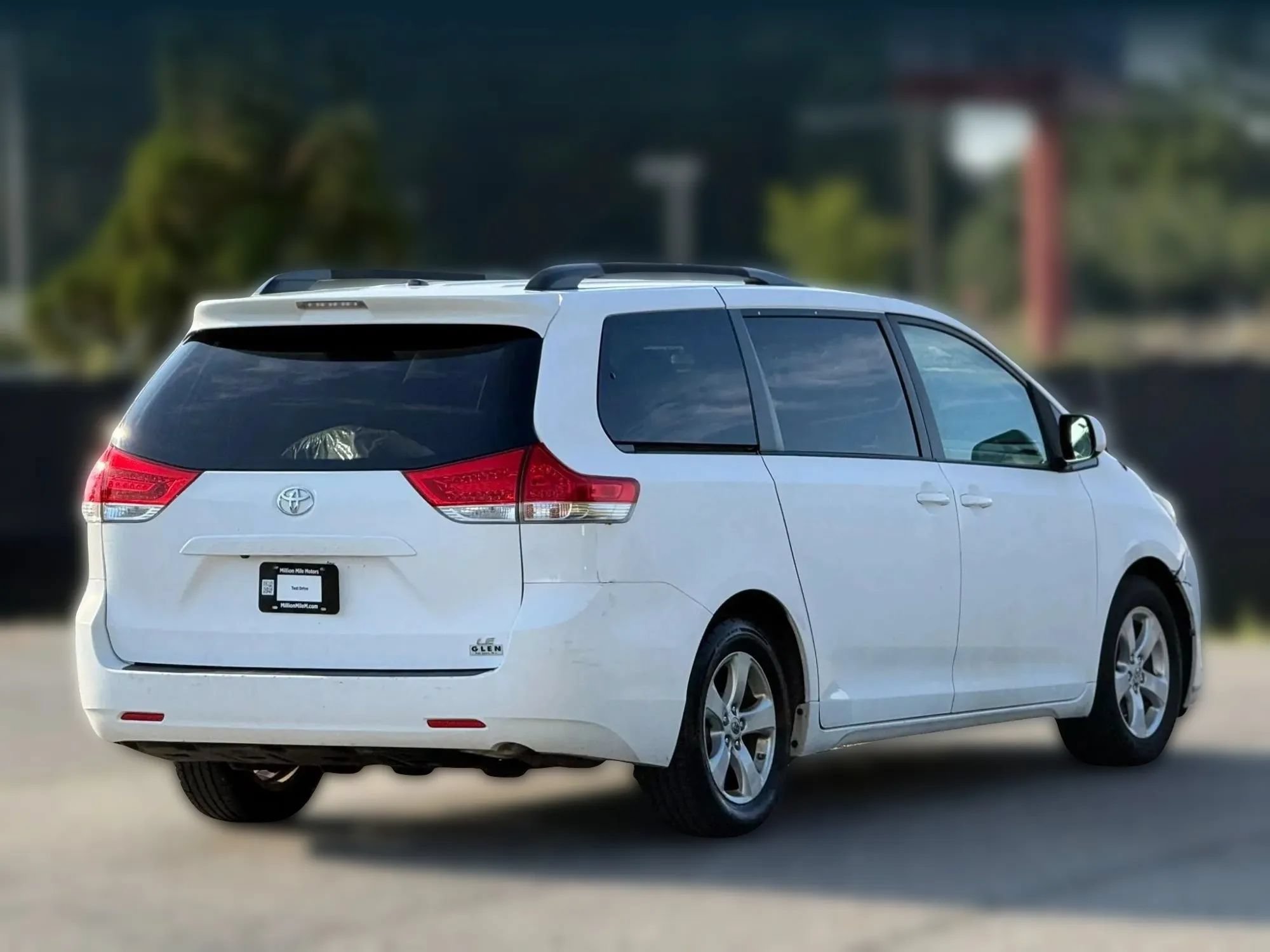 Used 2012 Toyota Sienna LE FWD image 9