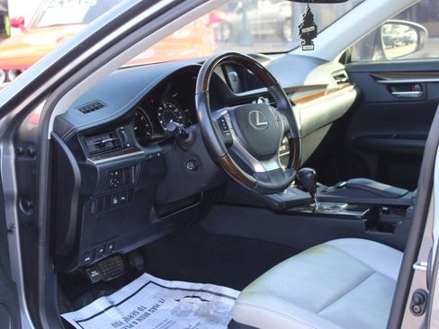 Used 2014 Lexus ES 350 w/ Luxury Package FWD image 16