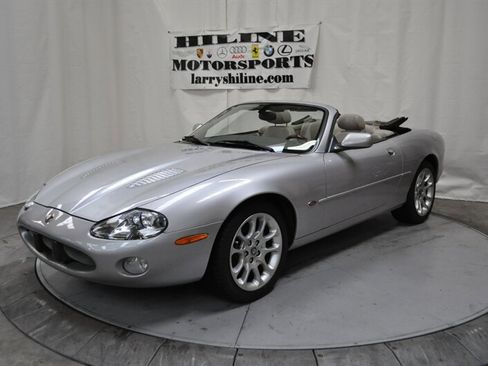Used 2001 Jaguar XKR Convertible image 2