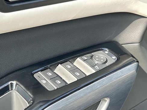New 2026 Nissan Pathfinder SL AWD/4WD image 16