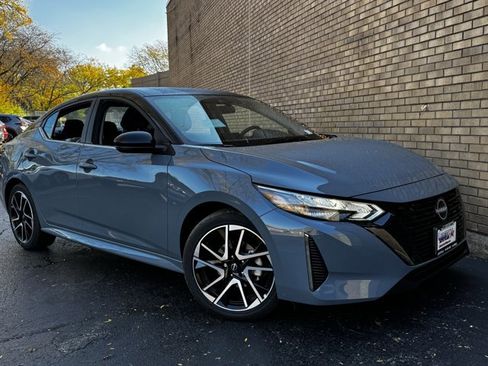 New 2025 Nissan Sentra SR image 4