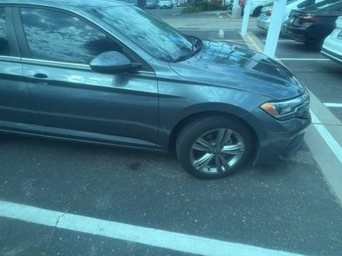 Used 2022 Volkswagen Jetta SE FWD image 9